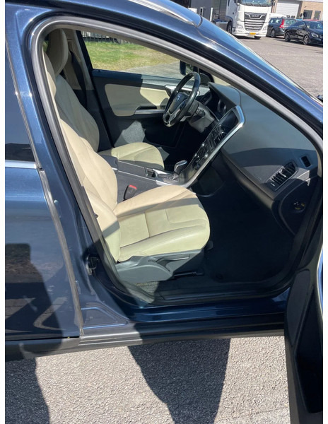 Hatchback Volvo XC60 XC60 DZ88/DZ8850 5 Cilinder Euro 5: φωτογραφία 13 Hatchback Volvo XC60 XC60 DZ88/DZ8850 5 Cilinder Euro 5: φωτογραφία 13