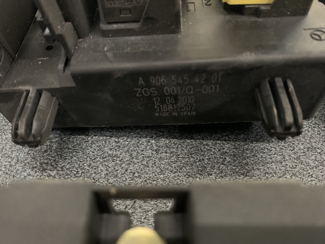 FUSE BOX SPRINTER 901,906 - Ηλεκτρικό σύστημα για Ελαφρύ επαγγελματικό: φωτογραφία 4 FUSE BOX SPRINTER 901,906 - Ηλεκτρικό σύστημα για Ελαφρύ επαγγελματικό: φωτογραφία 4