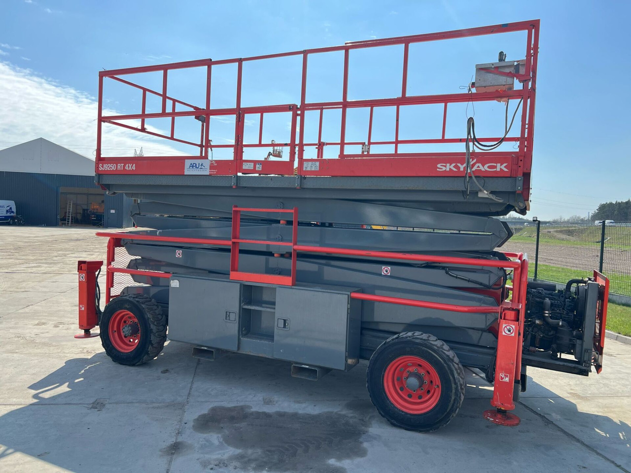 Ψαλιδωτό ανυψωτικό SKYJACK SJ 9250 4×4: φωτογραφία 6