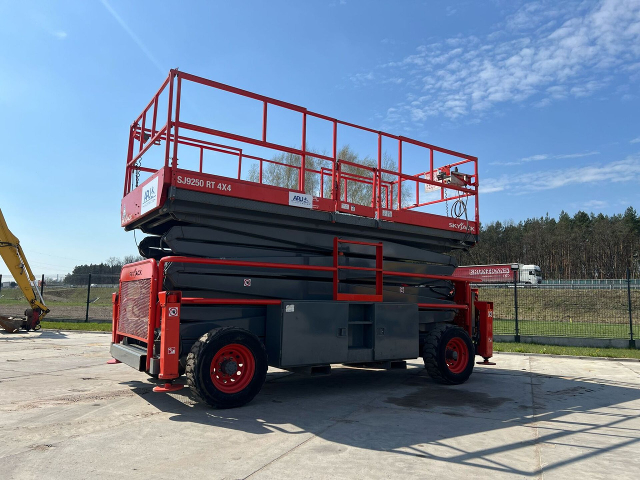 Ψαλιδωτό ανυψωτικό SKYJACK SJ 9250 4×4: φωτογραφία 9