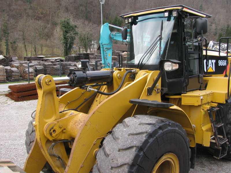 Ελαστιχοφόρος φορτωτής CATERPILLAR 966K TOP condition: φωτογραφία 7