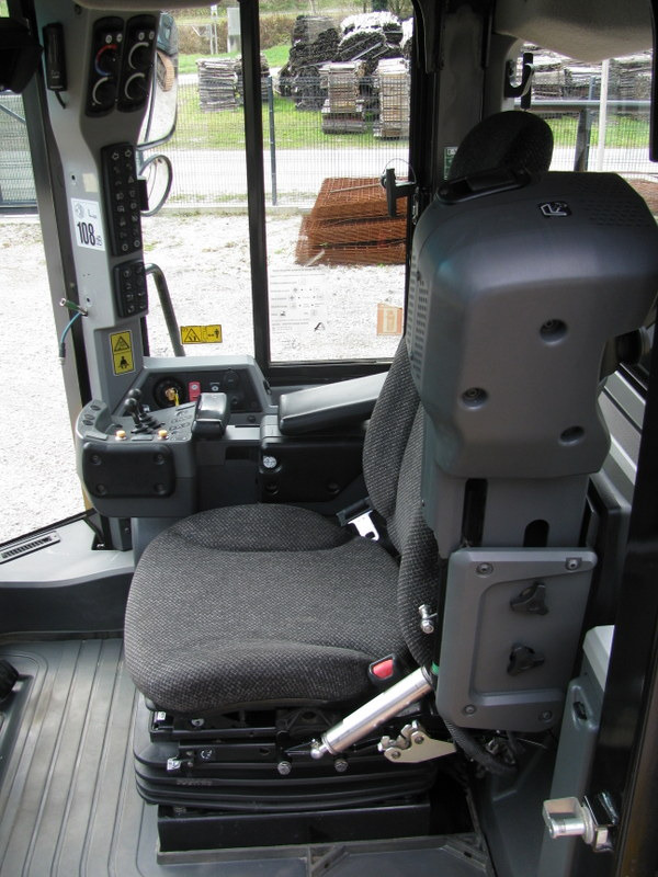 Ελαστιχοφόρος φορτωτής CATERPILLAR 966K TOP condition: φωτογραφία 21