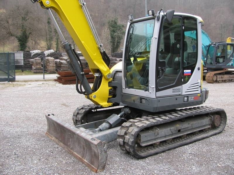 Wacker Neuson EZ 80 z grajferjem - Μίνι εκσκαφέας: φωτογραφία 2 Wacker Neuson EZ 80 z grajferjem - Μίνι εκσκαφέας: φωτογραφία 2