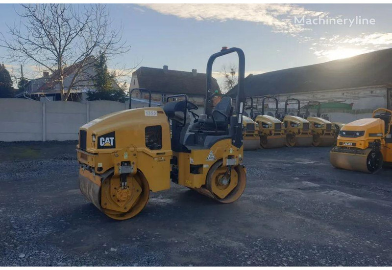 Caterpillar CB 24B road roller - Οδοστρωτήρας: φωτογραφία 3 Caterpillar CB 24B road roller - Οδοστρωτήρας: φωτογραφία 3