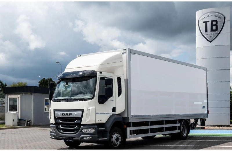 DAF LF 260 Koffer + Tail Lift - Φορτηγό κόφα: φωτογραφία 1 DAF LF 260 Koffer + Tail Lift - Φορτηγό κόφα: φωτογραφία 1