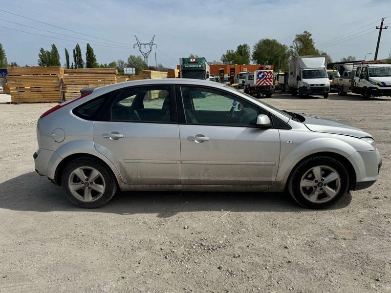 Ford Focus 1,6 i - Damaged Car - Hatchback: φωτογραφία 4 Ford Focus 1,6 i - Damaged Car - Hatchback: φωτογραφία 4