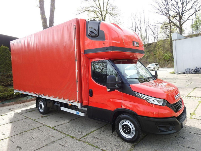 Iveco DAILY 35S18 PLANDEKA 10 PALET WEBASTO KLIMATYZACJA TEMPOMAT LEDY - Φορτηγό κόφα: φωτογραφία 4 Iveco DAILY 35S18 PLANDEKA 10 PALET WEBASTO KLIMATYZACJA TEMPOMAT LEDY - Φορτηγό κόφα: φωτογραφία 4