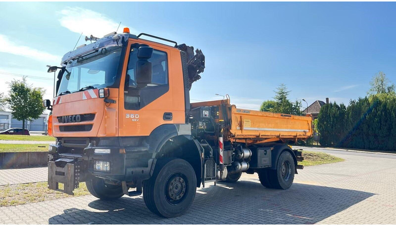 Iveco Trakker 360 EEV - 3 way tipper + crane - Φορτηγό ανατρεπόμενο, Φορτηγό με γερανό: φωτογραφία 2 Iveco Trakker 360 EEV - 3 way tipper + crane - Φορτηγό ανατρεπόμενο, Φορτηγό με γερανό: φωτογραφία 2