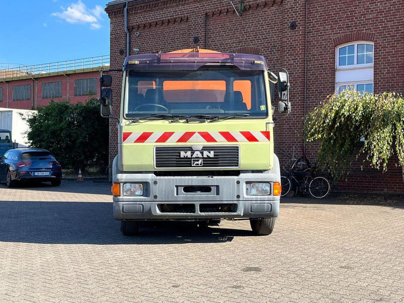 MAN 15.163 Utcaseprő - Σάρωθρο δρόμων: φωτογραφία 3 MAN 15.163 Utcaseprő - Σάρωθρο δρόμων: φωτογραφία 3