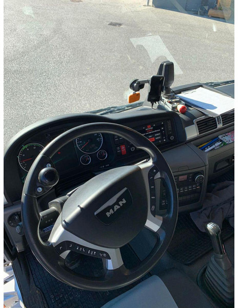 MAN TGL 12.250 - Φορτηγό μεταφορά ζώων: φωτογραφία 4 MAN TGL 12.250 - Φορτηγό μεταφορά ζώων: φωτογραφία 4