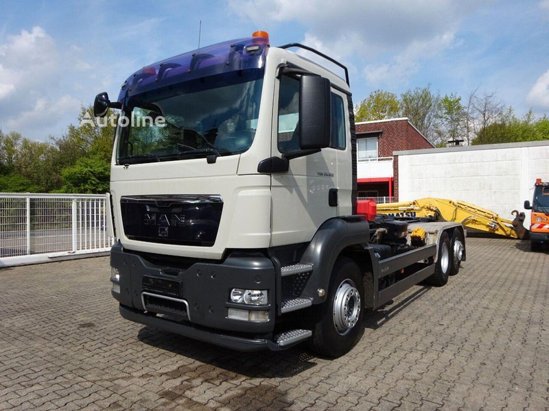 MAN TGS 26.320 - Hook lift truck - Φορτηγό φόρτωσης γάντζου, Φορτηγό με γερανό: φωτογραφία 1 MAN TGS 26.320 - Hook lift truck - Φορτηγό φόρτωσης γάντζου, Φορτηγό με γερανό: φωτογραφία 1
