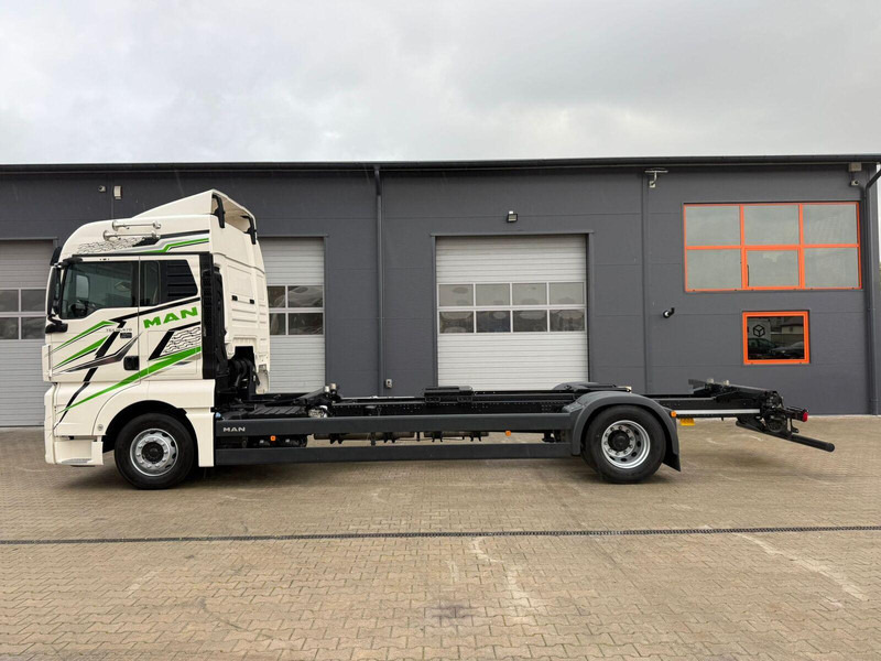 MAN TGX 18.470 // Przebieg 252 tyś. km !!! // Ciężarówka jak nowa // - Φορτηγό σασί: φωτογραφία 2 MAN TGX 18.470 // Przebieg 252 tyś. km !!! // Ciężarówka jak nowa // - Φορτηγό σασί: φωτογραφία 2