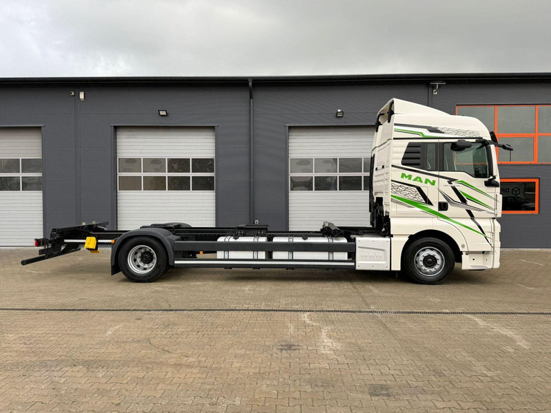 MAN TGX 18.470 // Przebieg 252 tyś. km !!! // Ciężarówka jak nowa // - Φορτηγό σασί: φωτογραφία 5 MAN TGX 18.470 // Przebieg 252 tyś. km !!! // Ciężarówka jak nowa // - Φορτηγό σασί: φωτογραφία 5