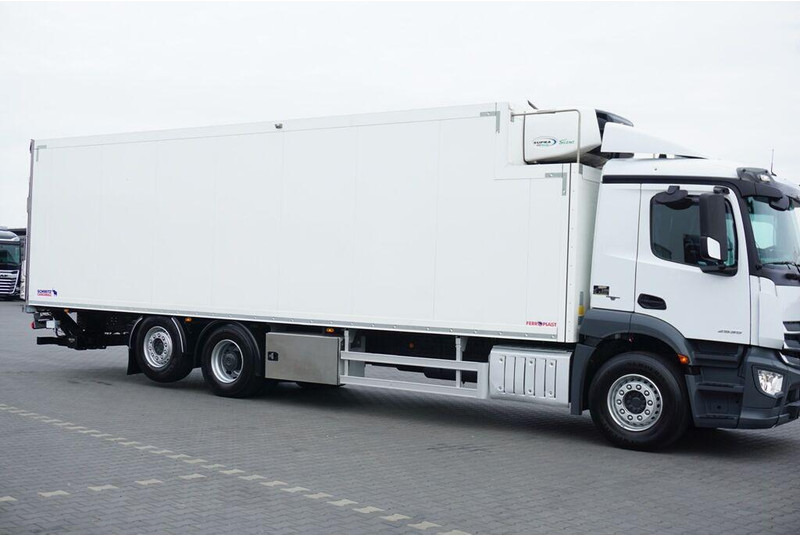 Mercedes-Benz ANTOS / 2535 / EURO 6 / CHŁODNIA + WINDA / 23 PALETY / OŚ SKRĘTN - Φορτηγό ψυγείο: φωτογραφία 3 Mercedes-Benz ANTOS / 2535 / EURO 6 / CHŁODNIA + WINDA / 23 PALETY / OŚ SKRĘTN - Φορτηγό ψυγείο: φωτογραφία 3