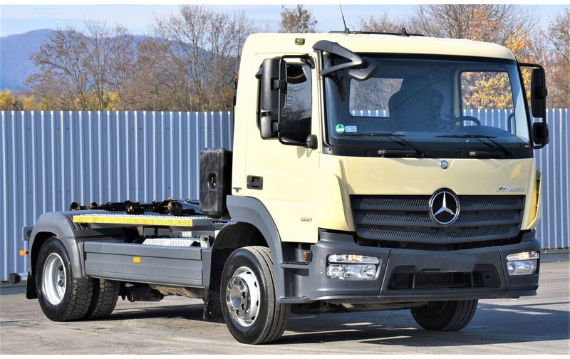 Mercedes-Benz ATEGO 1221 * ABROLLKIPPER * TOPZUSTAND - Φορτηγό φόρτωσης γάντζου: φωτογραφία 3 Mercedes-Benz ATEGO 1221 * ABROLLKIPPER * TOPZUSTAND - Φορτηγό φόρτωσης γάντζου: φωτογραφία 3