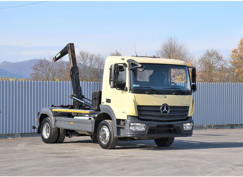 Mercedes-Benz ATEGO 1221 * ABROLLKIPPER * TOPZUSTAND - Φορτηγό φόρτωσης γάντζου: φωτογραφία 1 Mercedes-Benz ATEGO 1221 * ABROLLKIPPER * TOPZUSTAND - Φορτηγό φόρτωσης γάντζου: φωτογραφία 1