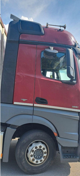 Mercedes-Benz Actros 1851 - Φορτηγό μεταφορά ζώων: φωτογραφία 4 Mercedes-Benz Actros 1851 - Φορτηγό μεταφορά ζώων: φωτογραφία 4