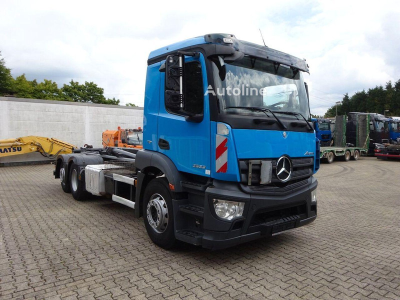 Mercedes-Benz Antos 2533 - Hook lift truck 6x2 - Φορτηγό φόρτωσης γάντζου: φωτογραφία 5 Mercedes-Benz Antos 2533 - Hook lift truck 6x2 - Φορτηγό φόρτωσης γάντζου: φωτογραφία 5