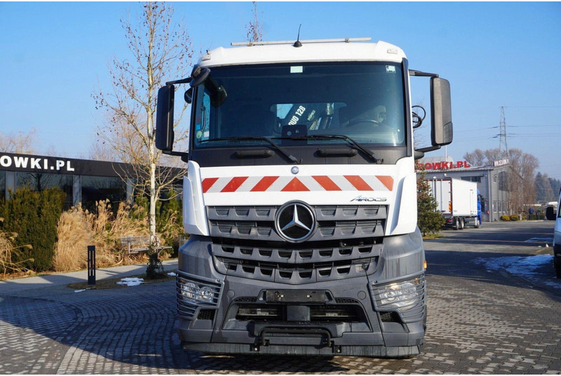 Mercedes-Benz Arocs 1833 3-Way Tipper Crane HIAB X-DUO 128 B - Φορτηγό ανατρεπόμενο, Φορτηγό με γερανό: φωτογραφία 4 Mercedes-Benz Arocs 1833 3-Way Tipper Crane HIAB X-DUO 128 B - Φορτηγό ανατρεπόμενο, Φορτηγό με γερανό: φωτογραφία 4
