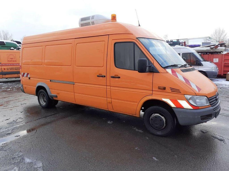 Mercedes-Benz Sprinter 413 - Όχημα εκκένωσης βόθρων: φωτογραφία 3 Mercedes-Benz Sprinter 413 - Όχημα εκκένωσης βόθρων: φωτογραφία 3