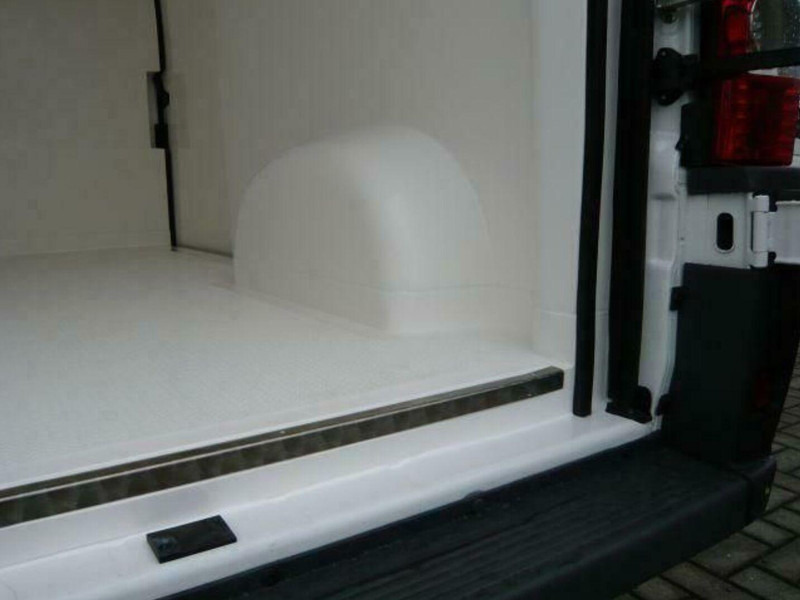 Peugeot Boxer BlueHDI 35 L2H2 Hűtős furgon Frigosoft 4500 - Επαγγελματικό αυτοκίνητο ψυγείο: φωτογραφία 2 Peugeot Boxer BlueHDI 35 L2H2 Hűtős furgon Frigosoft 4500 - Επαγγελματικό αυτοκίνητο ψυγείο: φωτογραφία 2