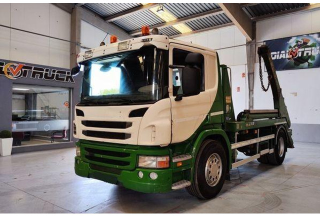 Scania P360 - Φορτηγό καδοφόρος φορτωτής: φωτογραφία 2 Scania P360 - Φορτηγό καδοφόρος φορτωτής: φωτογραφία 2