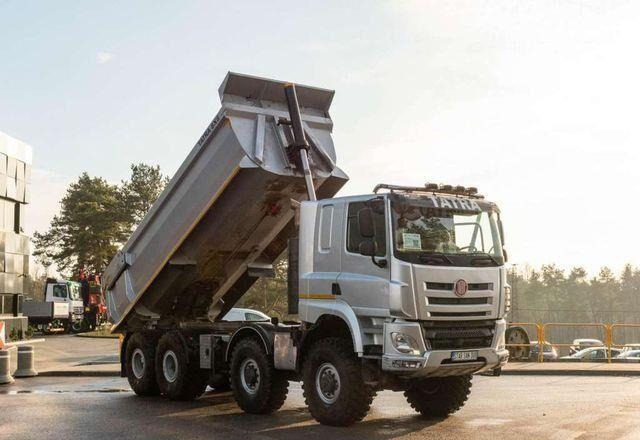 Tatra PHOENIX 8x8 Tipper - Φορτηγό ανατρεπόμενο, Φορτηγό με γερανό: φωτογραφία 2 Tatra PHOENIX 8x8 Tipper - Φορτηγό ανατρεπόμενο, Φορτηγό με γερανό: φωτογραφία 2