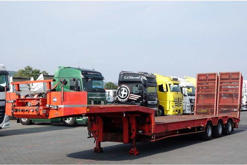 Verem NACZEPA LAWETA NISKOPODWOZIE / NAJAZDY HYDRAULICZNE / 3 OSIOWA / - Επικαθήμενο με χαμηλό δάπεδο: φωτογραφία 3 Verem NACZEPA LAWETA NISKOPODWOZIE / NAJAZDY HYDRAULICZNE / 3 OSIOWA / - Επικαθήμενο με χαμηλό δάπεδο: φωτογραφία 3