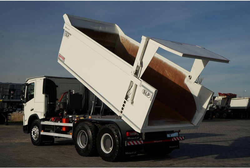 Volvo FMX 550 / 6x4 / WYWROTKA / WOZIDŁO / HARDOX / HYDRAULICZNA KLAPA - Φορτηγό ανατρεπόμενο: φωτογραφία 3 Volvo FMX 550 / 6x4 / WYWROTKA / WOZIDŁO / HARDOX / HYDRAULICZNA KLAPA - Φορτηγό ανατρεπόμενο: φωτογραφία 3