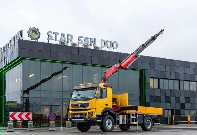 Volvo FMX330 4x4 FASSI F135A2.23 Crane Kran - Φορτηγό με ανοιχτή καρότσα, Φορτηγό με γερανό: φωτογραφία 1 Volvo FMX330 4x4 FASSI F135A2.23 Crane Kran - Φορτηγό με ανοιχτή καρότσα, Φορτηγό με γερανό: φωτογραφία 1