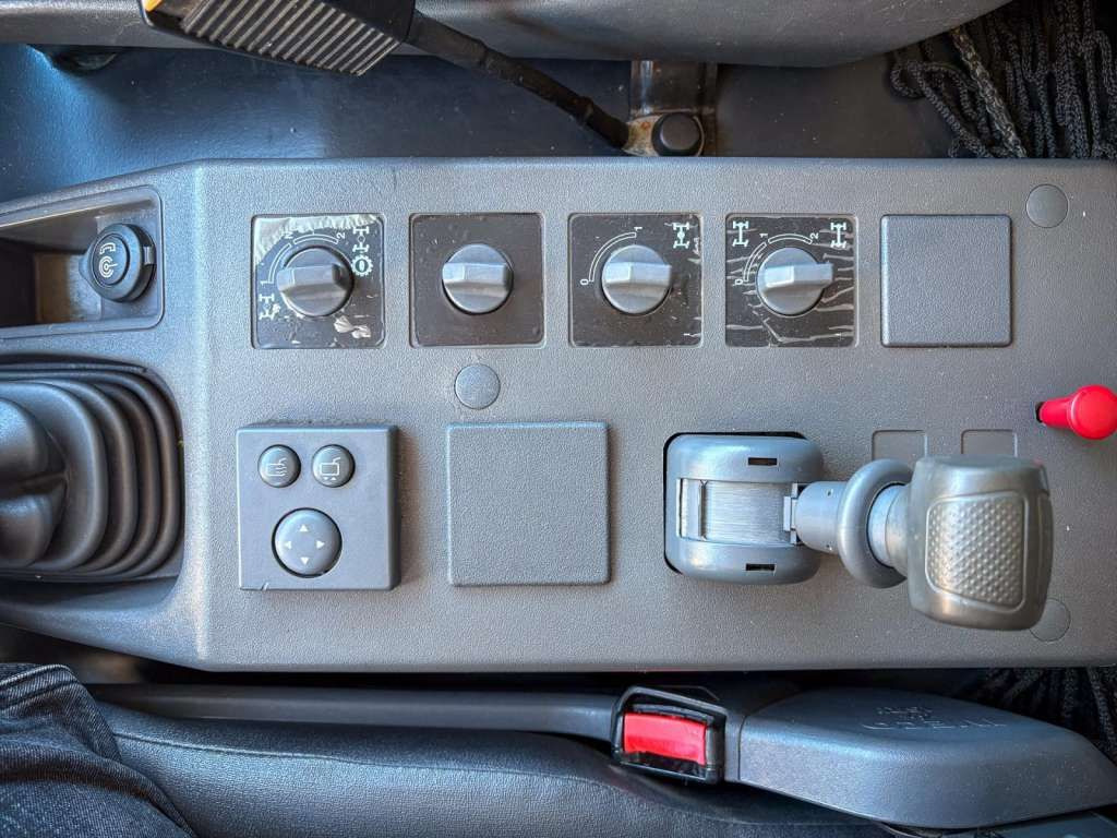 Καινούριο Φορτηγό μουσαμάς Iveco  EUROCARGO 4x4 Offroad Camper Winde: φωτογραφία 13