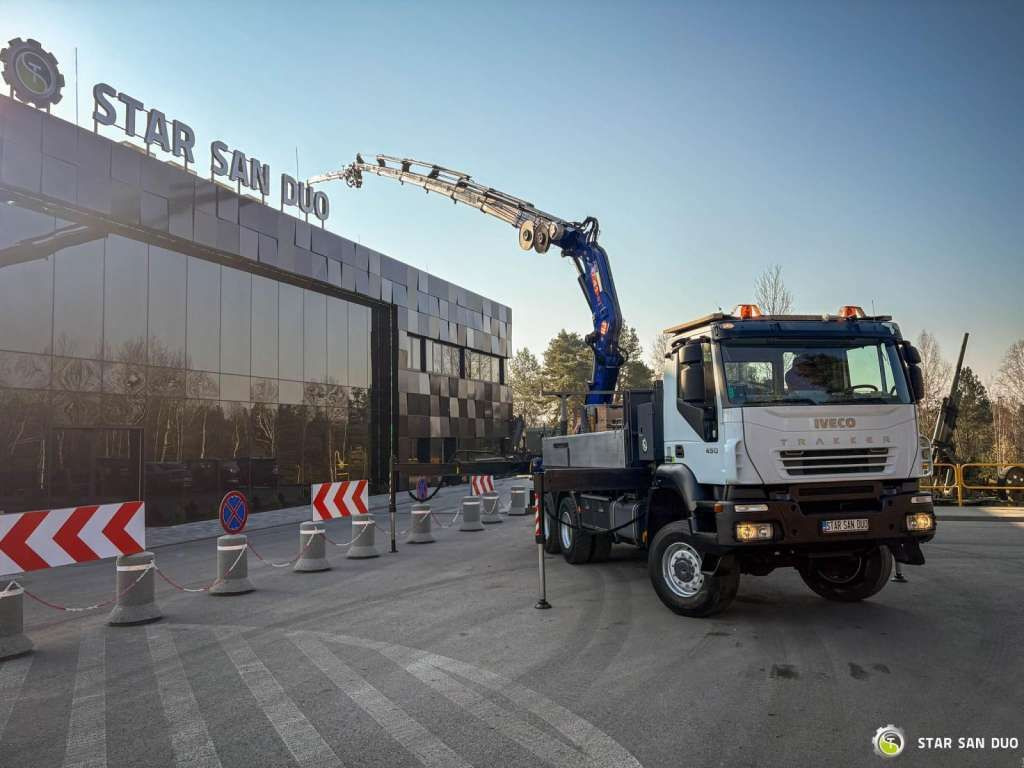 Iveco TRAKKER 450 6x6 PM41S FLY JIB Crane Kipper - Φορτηγό με γερανό: φωτογραφία 3 Iveco TRAKKER 450 6x6 PM41S FLY JIB Crane Kipper - Φορτηγό με γερανό: φωτογραφία 3