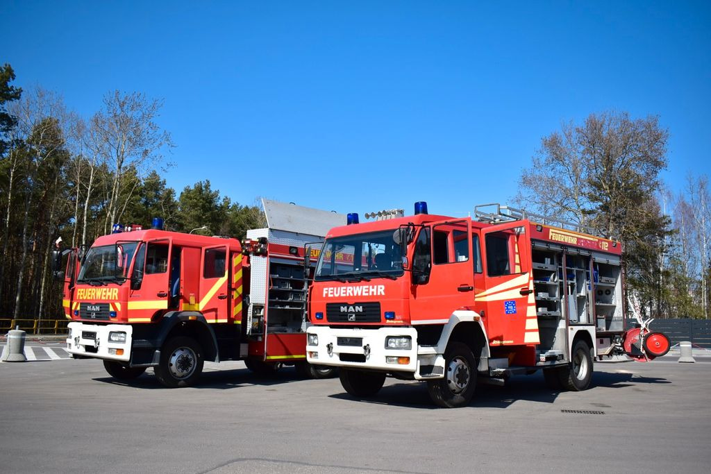MAN 4x4 Firetruck Feuerwehr DOKA Expedition Camper - Πυροσβεστικό όχημα: φωτογραφία 3 MAN 4x4 Firetruck Feuerwehr DOKA Expedition Camper - Πυροσβεστικό όχημα: φωτογραφία 3