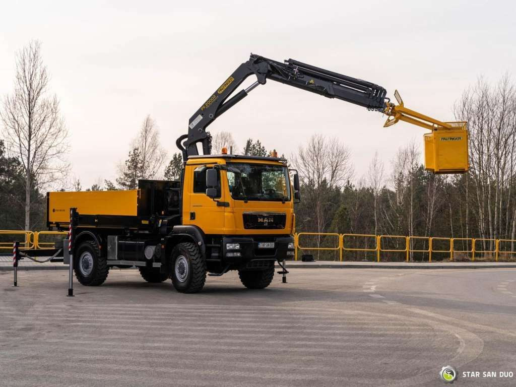 MAN TGM 18.340 4x4 PALFINGER PK 20002 CRANE BASKET MAN TGM 18.340 4x4 PALFINGER PK 20002 CRANE BASKET - Φορτηγό με γερανό, Φορτηγό με ανοιχτή καρότσα: φωτογραφία 2 MAN TGM 18.340 4x4 PALFINGER PK 20002 CRANE BASKET MAN TGM 18.340 4x4 PALFINGER PK 20002 CRANE BASKET - Φορτηγό με γερανό, Φορτηγό με ανοιχτή καρότσα: φωτογραφία 2