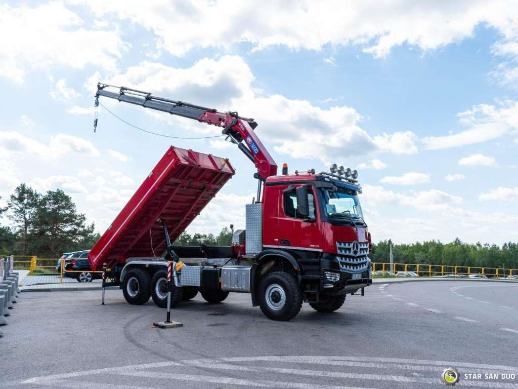 Mercedes-Benz AROCS 3345 6x6 HMF 3220 Winch Crane Tipper - Φορτηγό ανατρεπόμενο: φωτογραφία 5 Mercedes-Benz AROCS 3345 6x6 HMF 3220 Winch Crane Tipper - Φορτηγό ανατρεπόμενο: φωτογραφία 5