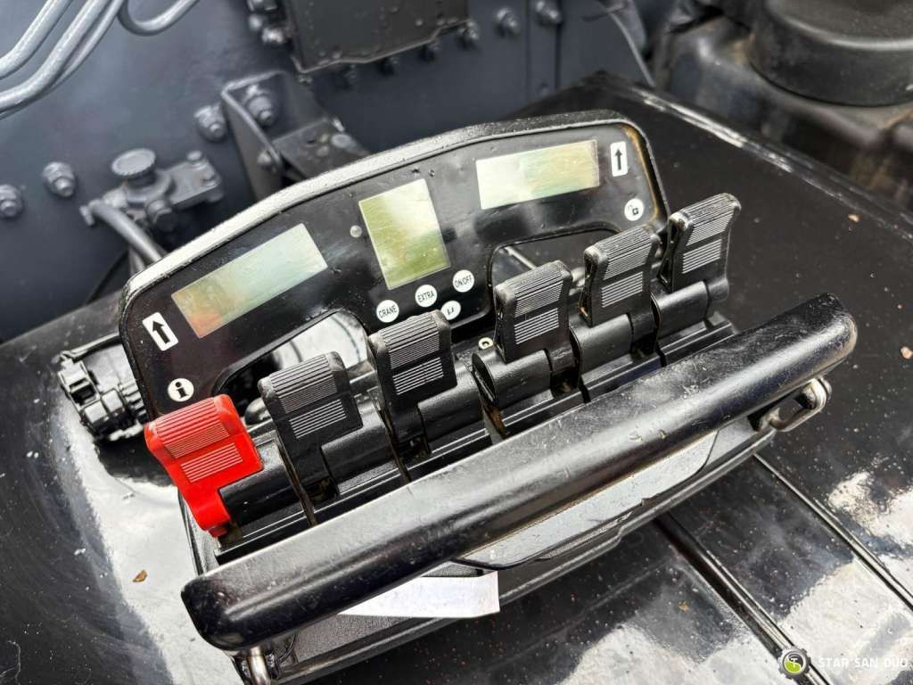 Φορτηγό ανατρεπόμενο Mercedes-Benz Actros 1841 AK 4x4 Hiab 288E-7 Crane Kipper: φωτογραφία 27 Φορτηγό ανατρεπόμενο Mercedes-Benz Actros 1841 AK 4x4 Hiab 288E-7 Crane Kipper: φωτογραφία 27