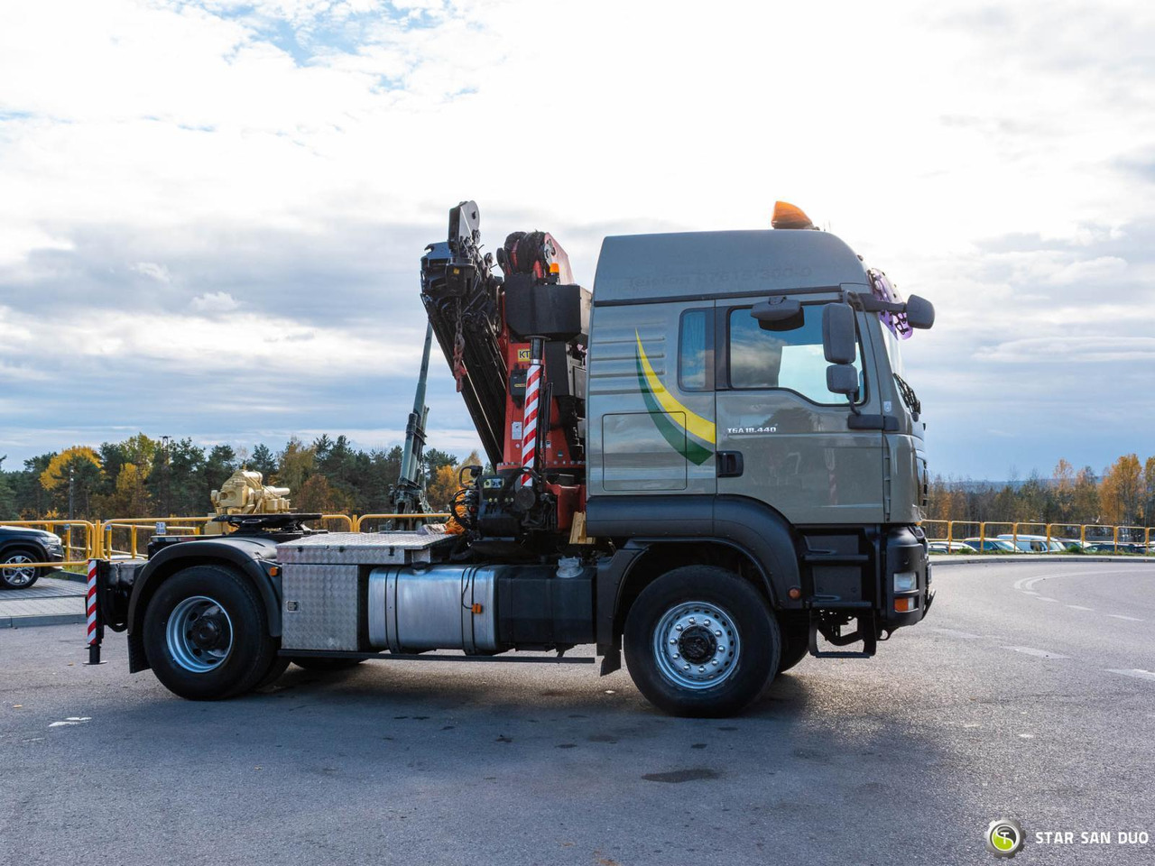 Φορτηγό με γερανό : φωτογραφία 15
