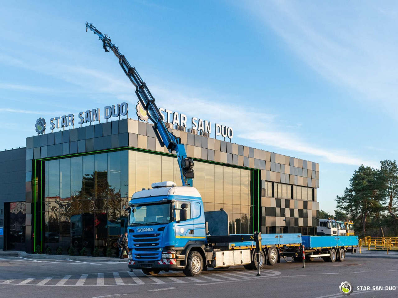 - Φορτηγό με γερανό: φωτογραφία 4 - Φορτηγό με γερανό: φωτογραφία 4