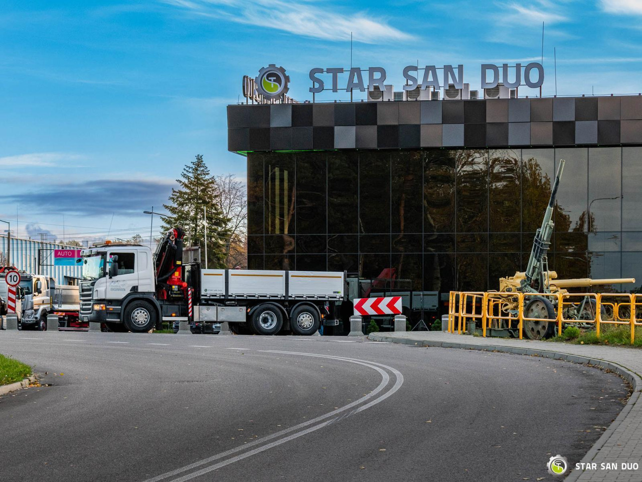 - Φορτηγό ανατρεπόμενο: φωτογραφία 2 - Φορτηγό ανατρεπόμενο: φωτογραφία 2