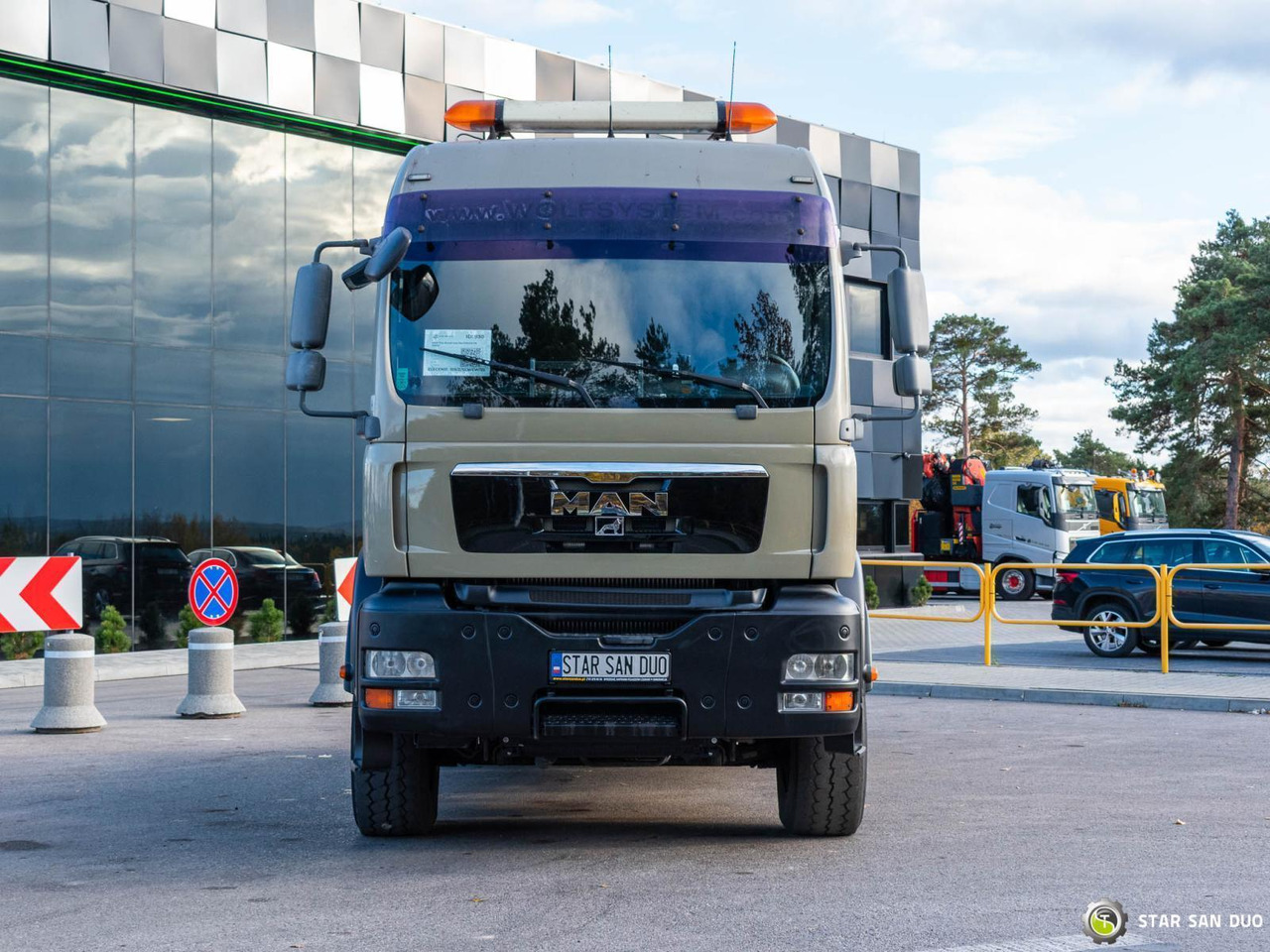 Φορτηγό με γερανό : φωτογραφία 14