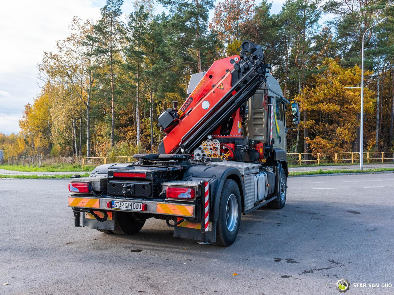 Φορτηγό με γερανό : φωτογραφία 8