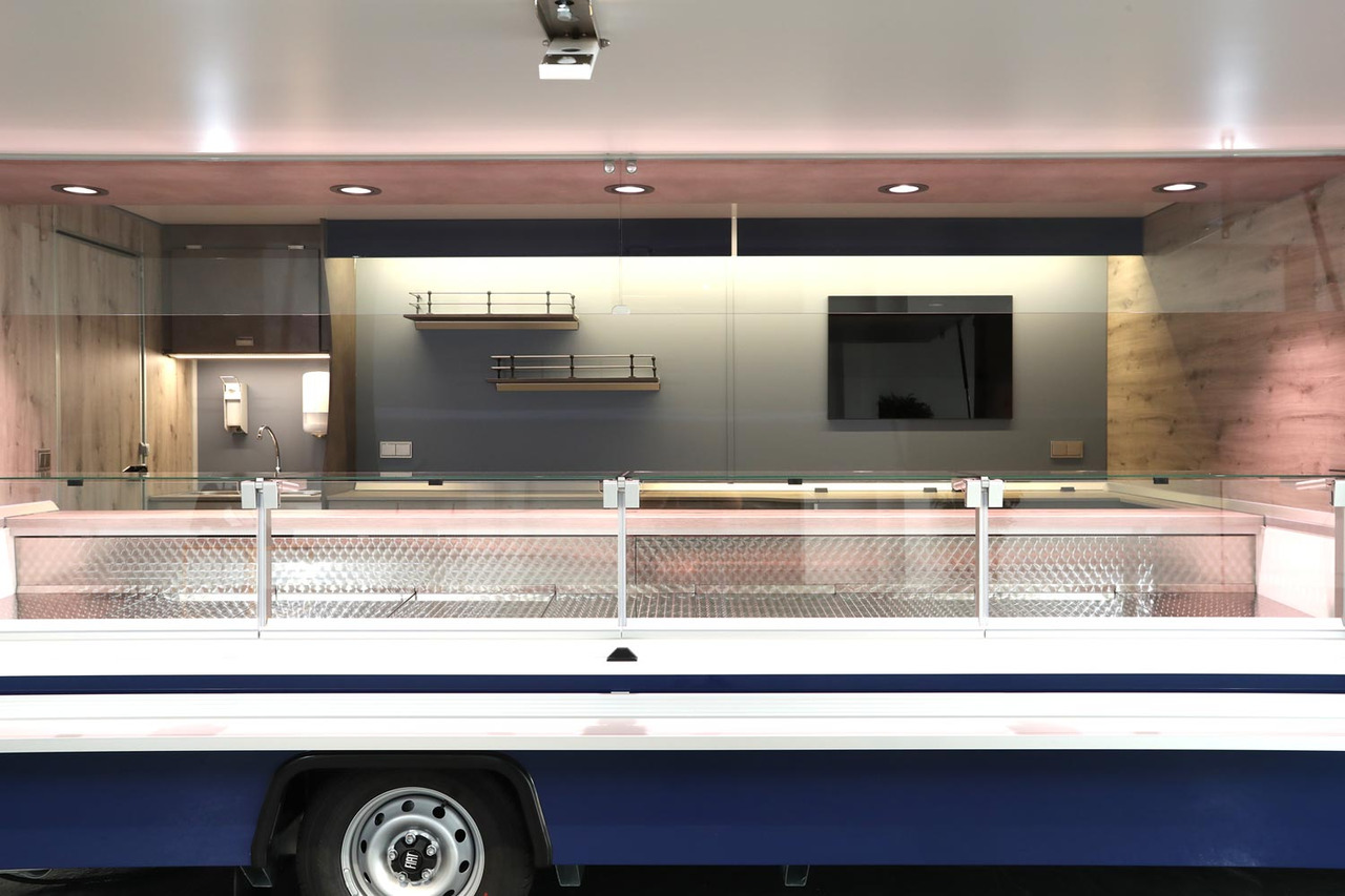 Mobil BORCO HÖHNS - Αυτοκινούμενη καντίνα: φωτογραφία 2 Mobil BORCO HÖHNS - Αυτοκινούμενη καντίνα: φωτογραφία 2