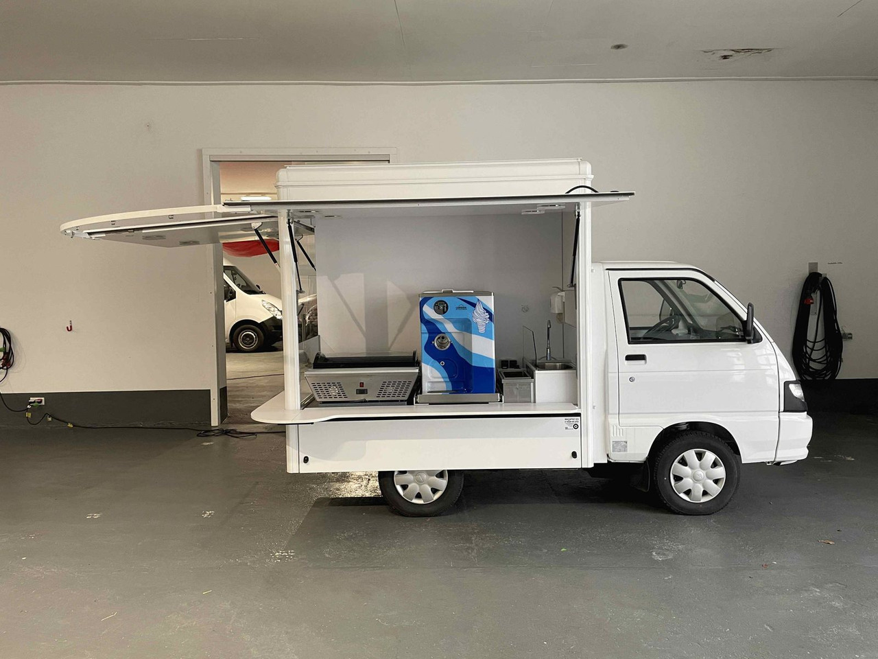 Piaggio Porter - Αυτοκινούμενη καντίνα: φωτογραφία 3 Piaggio Porter - Αυτοκινούμενη καντίνα: φωτογραφία 3