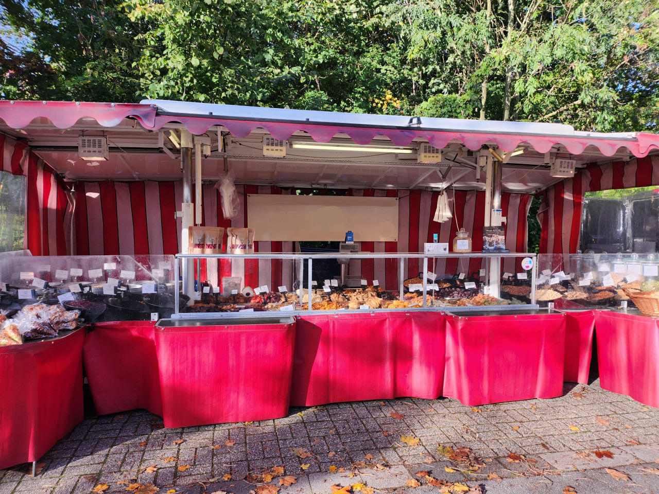 Verkaufsanhänger Alf - Ρυμουλκούμενη καντίνα: φωτογραφία 2 Verkaufsanhänger Alf - Ρυμουλκούμενη καντίνα: φωτογραφία 2