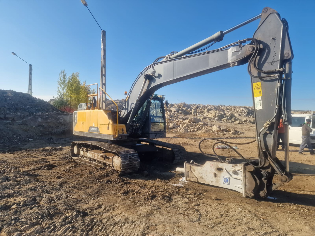 VOLVO EC220 E - Εκσκαφέας: φωτογραφία 2 VOLVO EC220 E - Εκσκαφέας: φωτογραφία 2