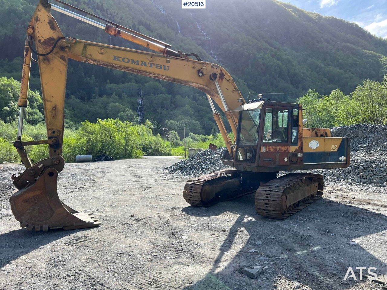 Komatsu PC200-3 - Εκσκαφέας: φωτογραφία 1 Komatsu PC200-3 - Εκσκαφέας: φωτογραφία 1