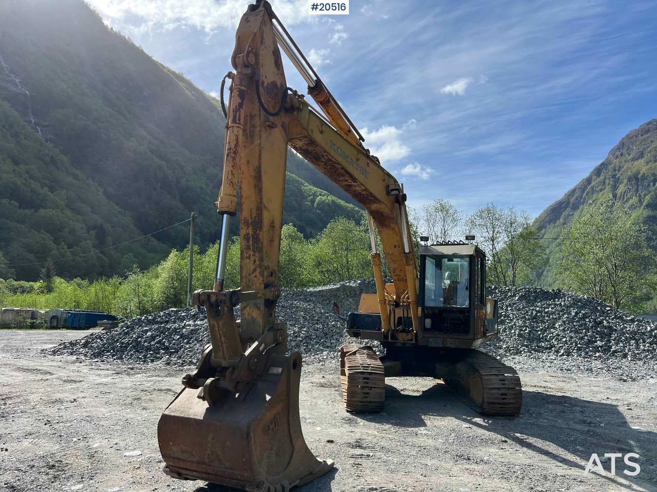 Komatsu PC200-3 - Εκσκαφέας: φωτογραφία 5 Komatsu PC200-3 - Εκσκαφέας: φωτογραφία 5