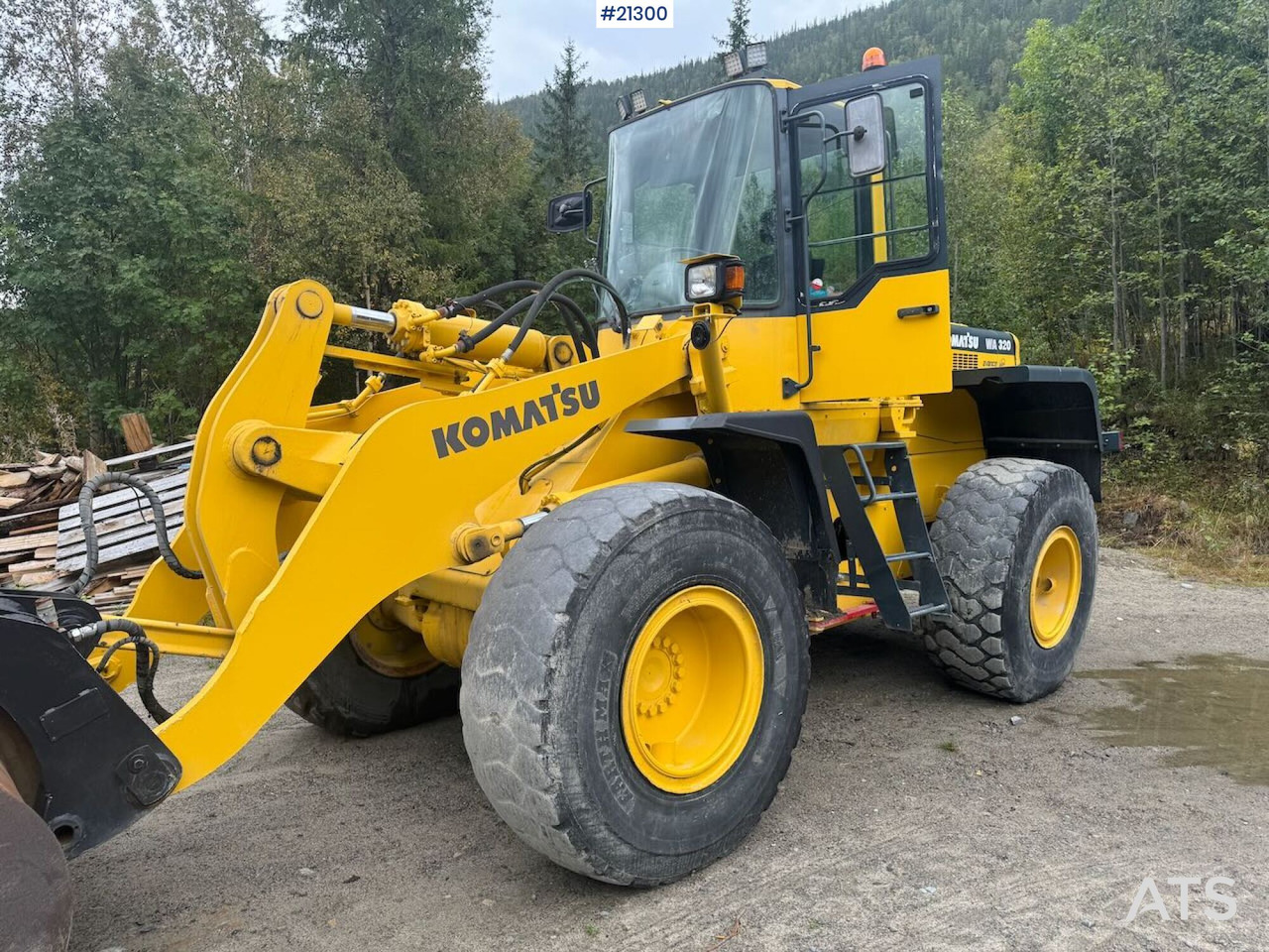 Komatsu WA320-3H - Ελαστιχοφόρος φορτωτής: φωτογραφία 2 Komatsu WA320-3H - Ελαστιχοφόρος φορτωτής: φωτογραφία 2