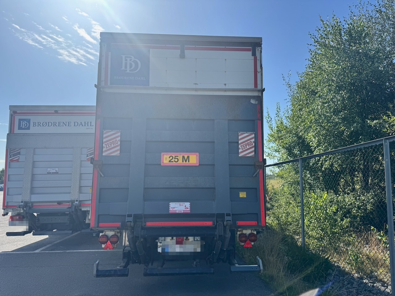 Krone Krone Citysemi - Τρέιλερ κουρτίνα: φωτογραφία 3 Krone Krone Citysemi - Τρέιλερ κουρτίνα: φωτογραφία 3