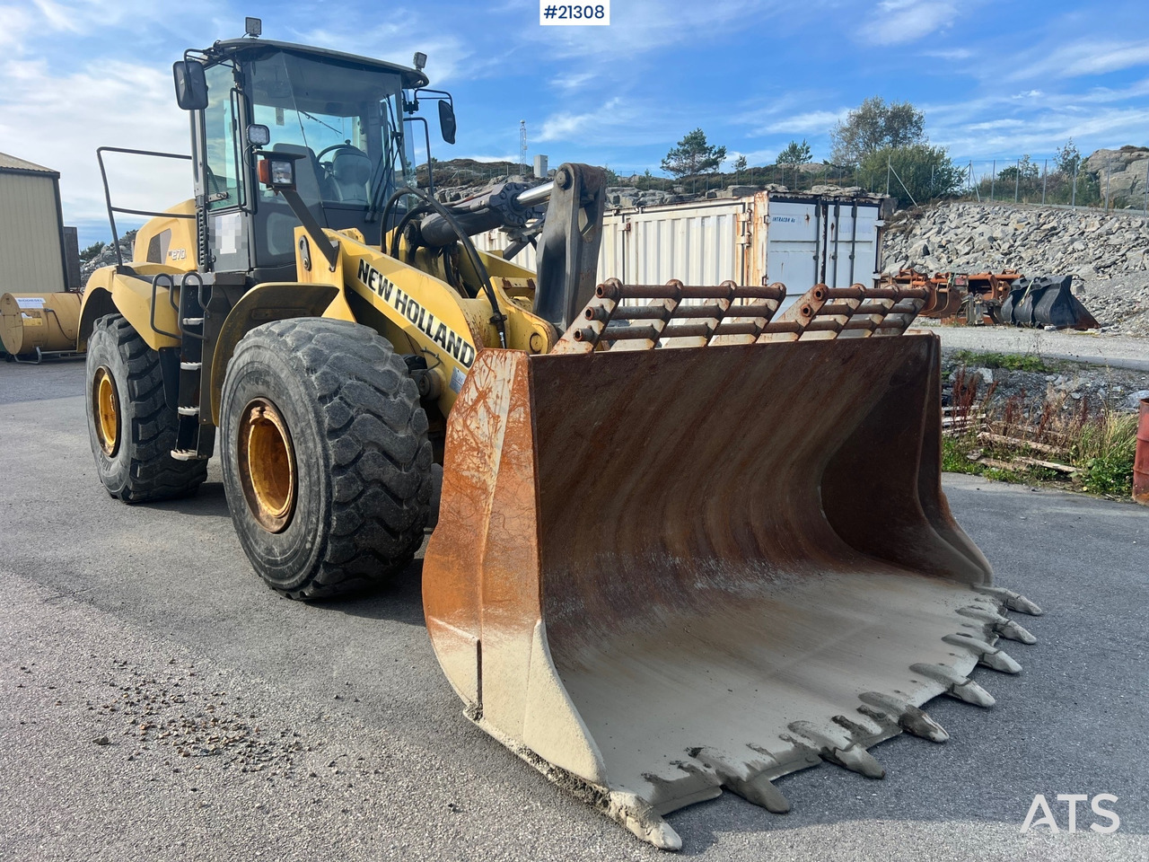New Holland w270B - Ελαστιχοφόρος φορτωτής: φωτογραφία 1 New Holland w270B - Ελαστιχοφόρος φορτωτής: φωτογραφία 1